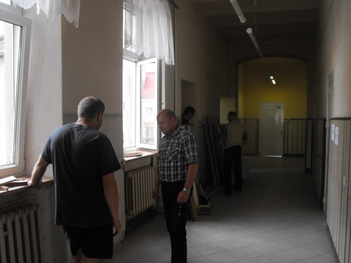 Remonty korytarzy na 50-lecie szkoły