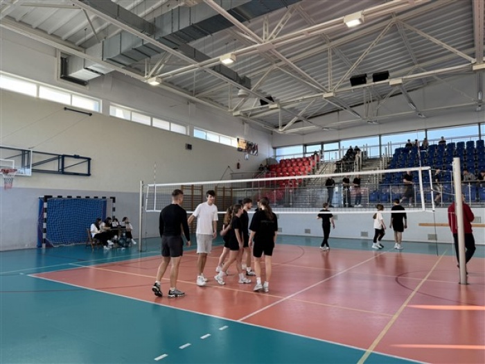 Mikołajkowy Międzyklasowy Turniej w Siatkówce drużyn mieszanych