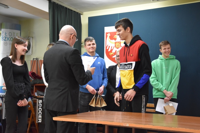 Uroczystość wręczenia nagród w szkolnym turnieju e-sportowym