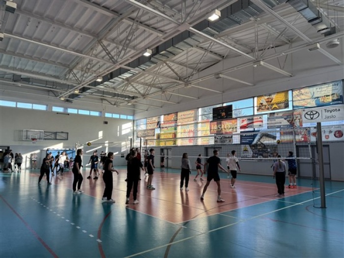 Mikołajkowy Międzyklasowy Turniej w Siatkówce drużyn mieszanych