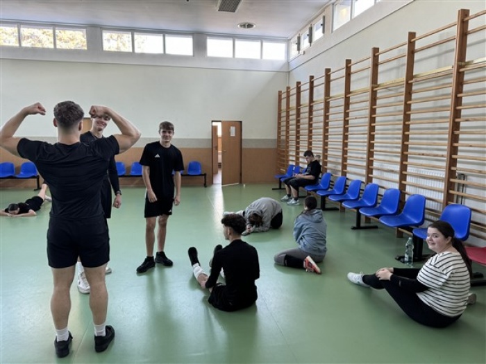 Mikołajkowy Międzyklasowy Turniej w Siatkówce drużyn mieszanych