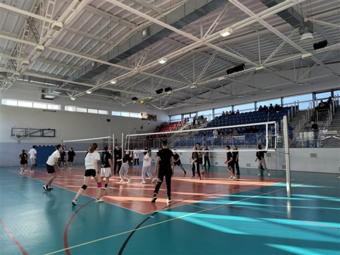 Mikołajkowy Międzyklasowy Turniej w Siatkówce drużyn mieszanych