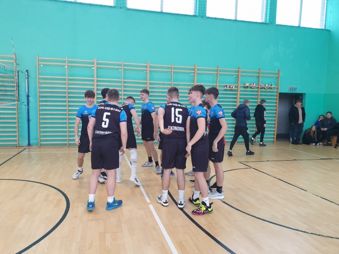 Uczniowie Ekonomika Mistrzami Powiatu w Piłce Siatkowej Chłopców