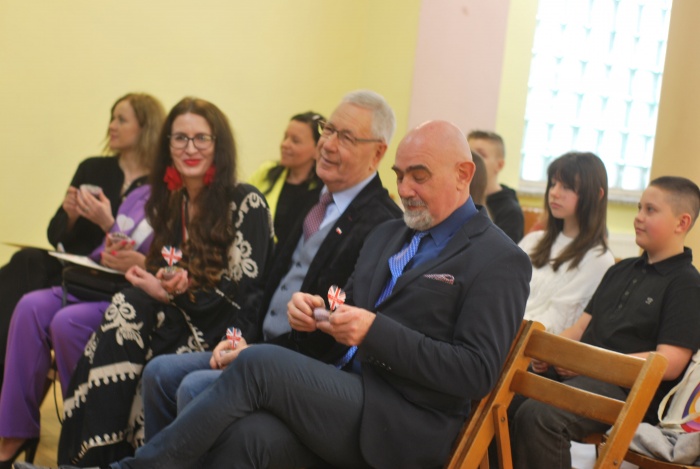 Zwycięzcy Powiatowego Konkursu z Języka Angielskiego ON - THE - ROLL 2024