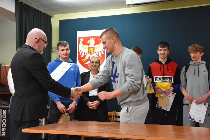 Uroczystość wręczenia nagród w szkolnym turnieju e-sportowym