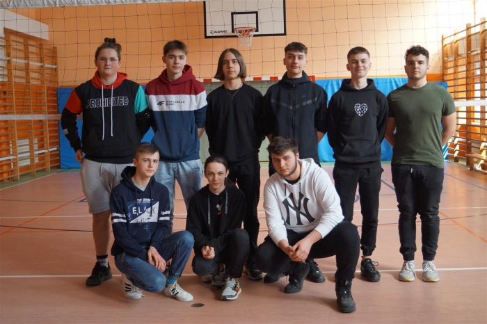 Szkolne zawody piłki siatkowej dziewcząt oraz chłopców