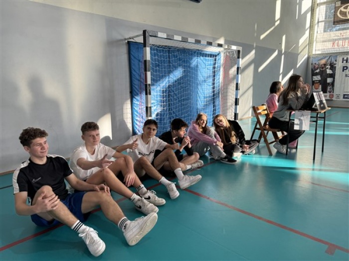 Mikołajkowy Międzyklasowy Turniej w Siatkówce drużyn mieszanych