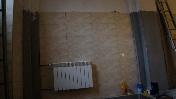 Postępy budowlane w budynku B i wejścia głównego