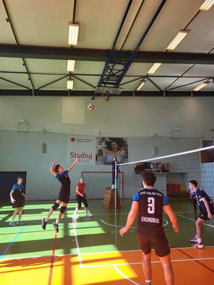 Siatkarski Turniej o Wielkanocne Jajo w Krośnie