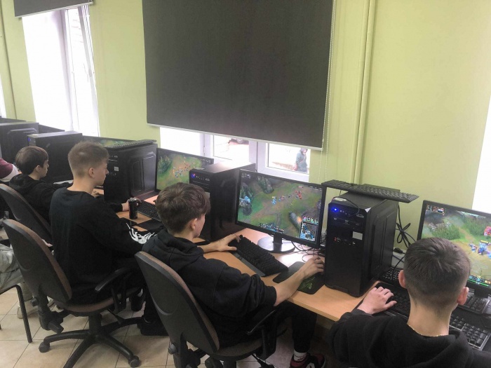 Turniej e-sportowy L.O.L. w Ekonomiku!