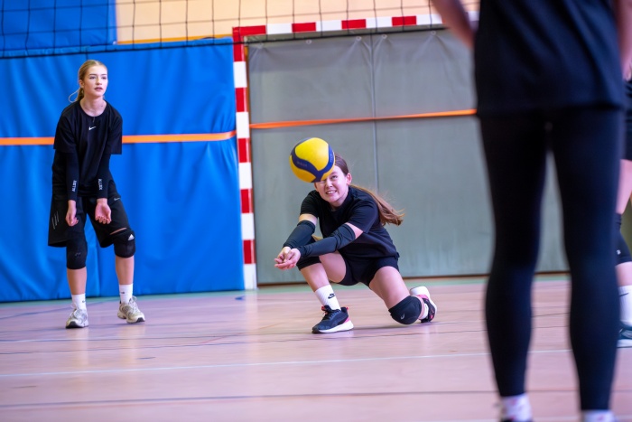 Mikołajkowy Międzyklasowy  Turniej  w  Siatkówce  Dziewcząt.