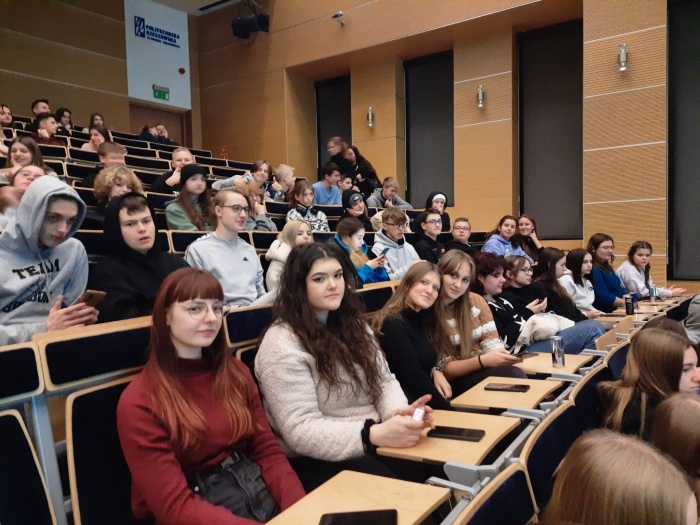 Nocne spotkanie z reklamą