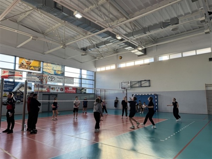 Mikołajkowy Międzyklasowy Turniej w Siatkówce drużyn mieszanych