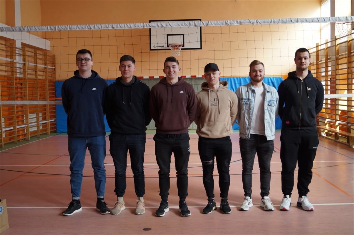 Szkolne zawody piłki siatkowej dziewcząt oraz chłopców