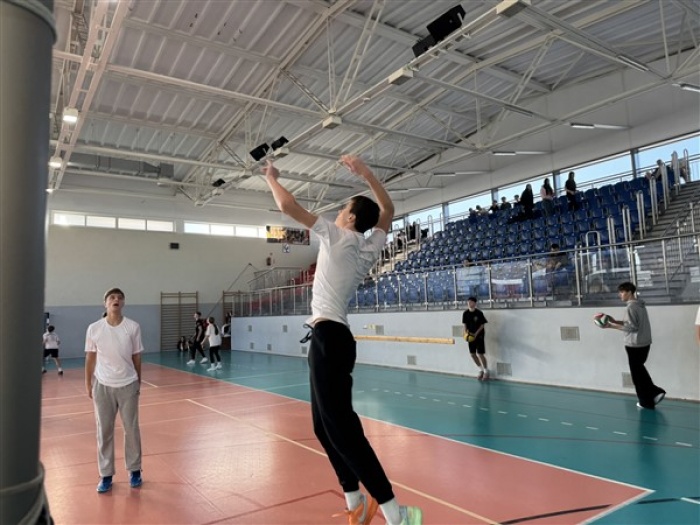 Mikołajkowy Międzyklasowy Turniej w Siatkówce drużyn mieszanych