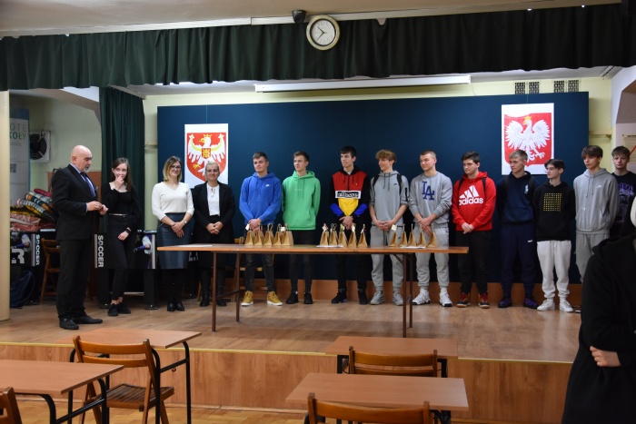 Uroczystość wręczenia nagród w szkolnym turnieju e-sportowym