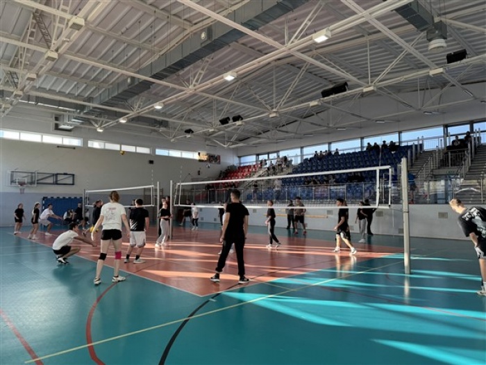 Mikołajkowy Międzyklasowy Turniej w Siatkówce drużyn mieszanych