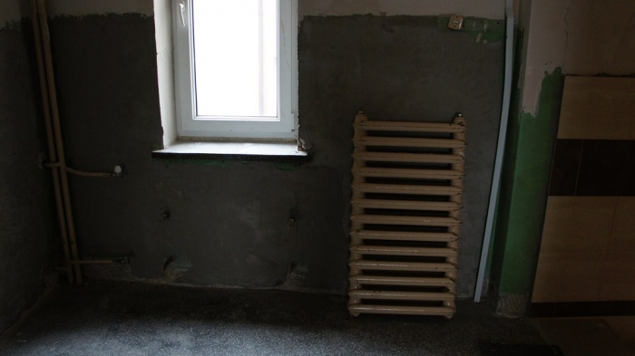 Postępy budowlane w budynku B i wejścia głównego