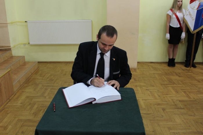 Nowy Sztandar Szkoły