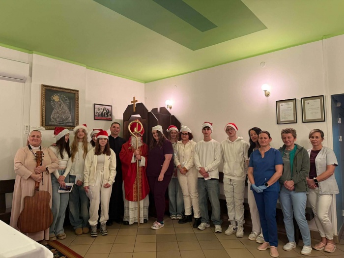 Wizyta Szkolnego Koła Caritas w Hospicjum