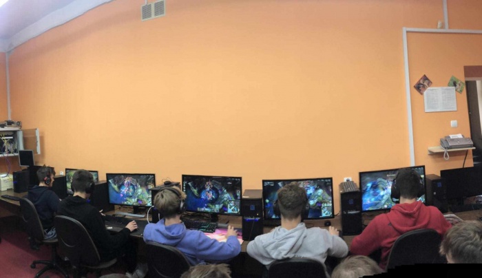 Turniej e-sportowy L.O.L. w Ekonomiku!