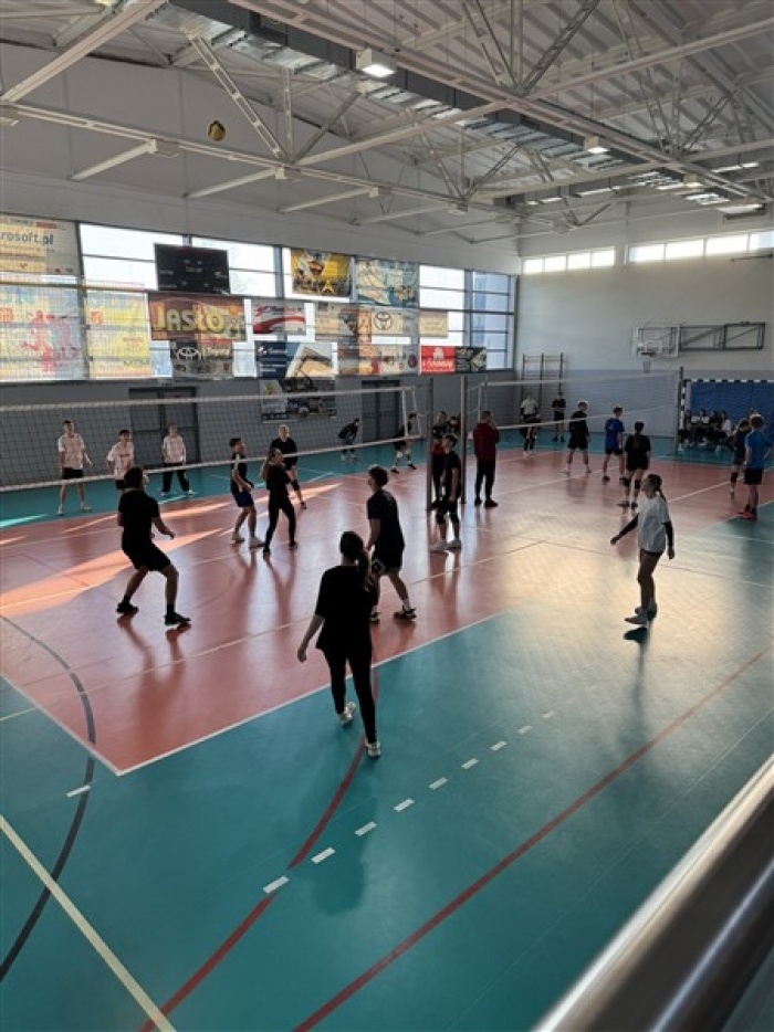 Mikołajkowy Międzyklasowy Turniej w Siatkówce drużyn mieszanych