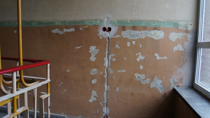 Postępy budowlane w budynku B i wejścia głównego