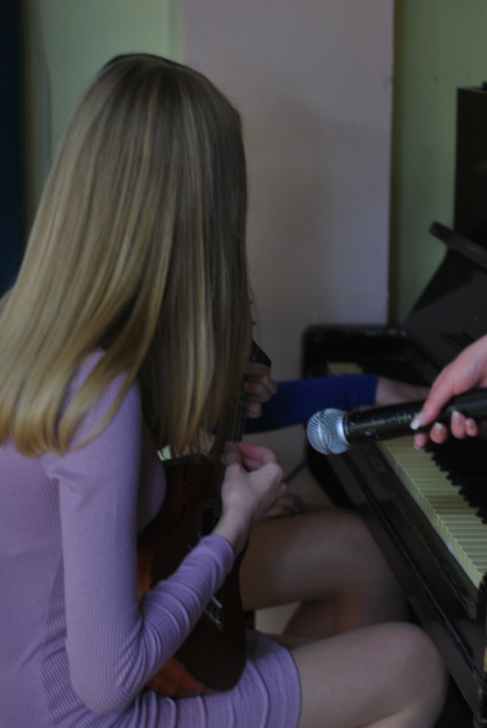 Zwycięzcy Powiatowego Konkursu z Języka Angielskiego ON - THE - ROLL 2024