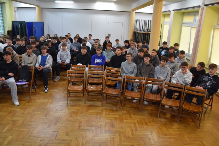 Rozdanie nagród za udział w Międzyklasowym Turnieju  Siatkówki  Chłopców „POWITANIE WIOSNY”