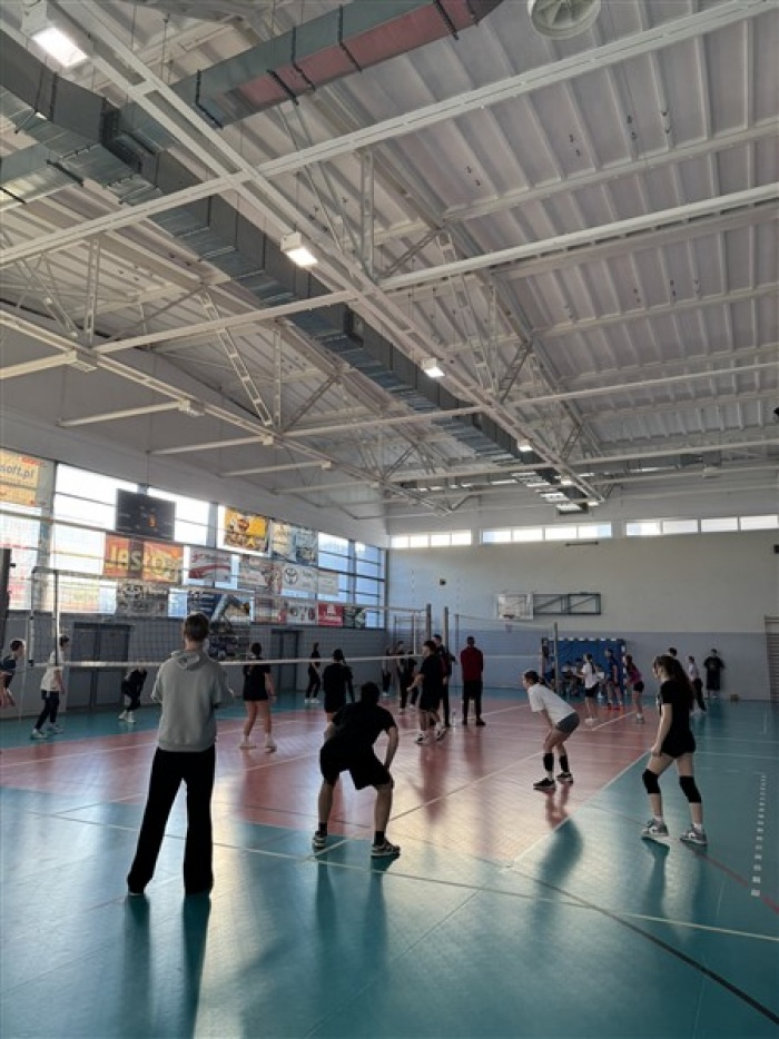 Mikołajkowy Międzyklasowy Turniej w Siatkówce drużyn mieszanych