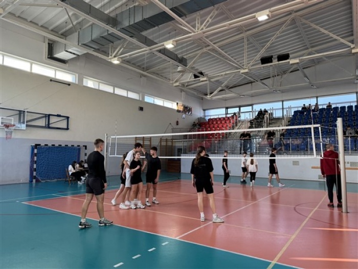 Mikołajkowy Międzyklasowy Turniej w Siatkówce drużyn mieszanych