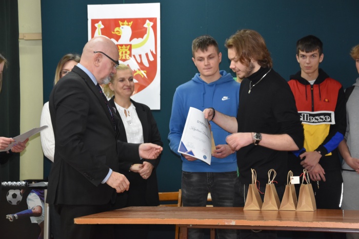 Uroczystość wręczenia nagród w szkolnym turnieju e-sportowym