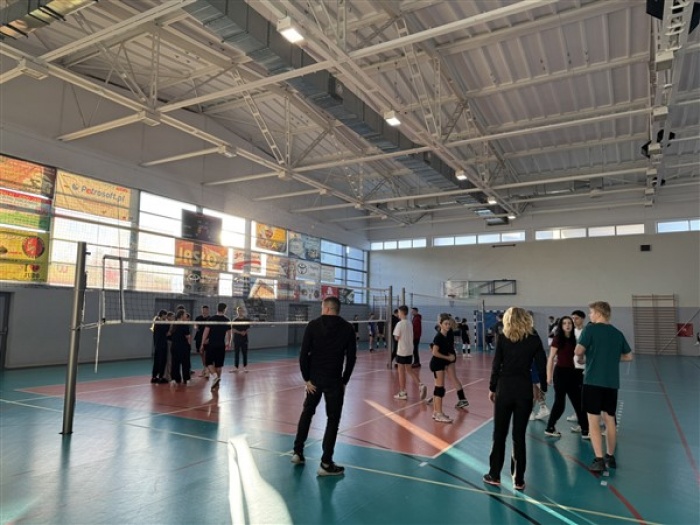 Mikołajkowy Międzyklasowy Turniej w Siatkówce drużyn mieszanych