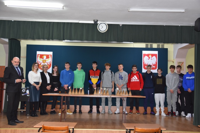 Uroczystość wręczenia nagród w szkolnym turnieju e-sportowym