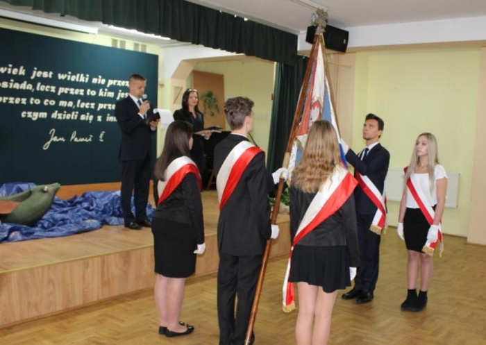 Nowy Sztandar Szkoły