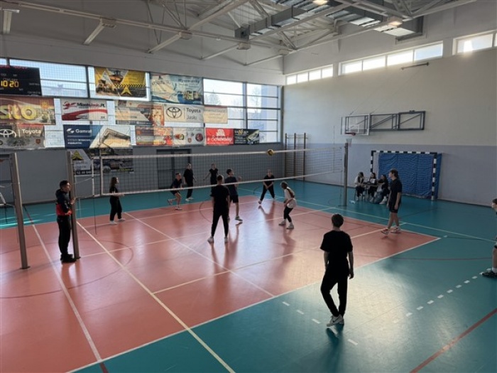 Mikołajkowy Międzyklasowy Turniej w Siatkówce drużyn mieszanych