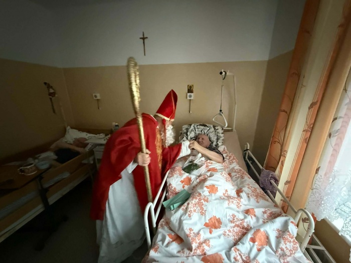 Wizyta Szkolnego Koła Caritas w Hospicjum