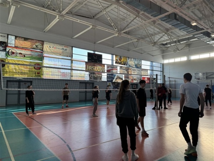 Mikołajkowy Międzyklasowy Turniej w Siatkówce drużyn mieszanych