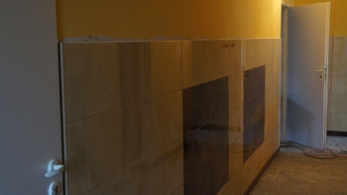 Postępy budowlane w budynku B i wejścia głównego