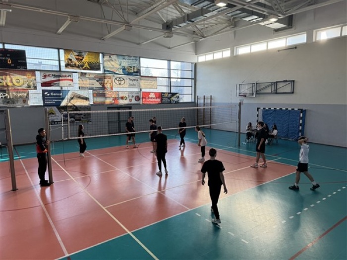 Mikołajkowy Międzyklasowy Turniej w Siatkówce drużyn mieszanych