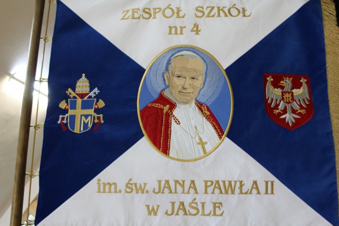 Nowy Sztandar Szkoły
