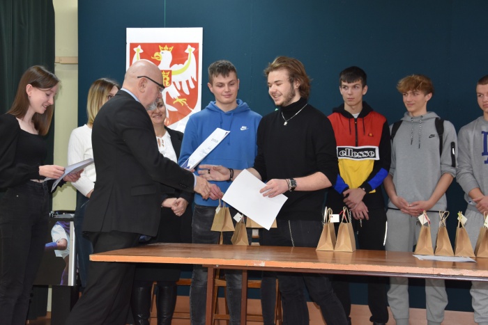 Uroczystość wręczenia nagród w szkolnym turnieju e-sportowym