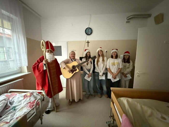 Wizyta Szkolnego Koła Caritas w Hospicjum