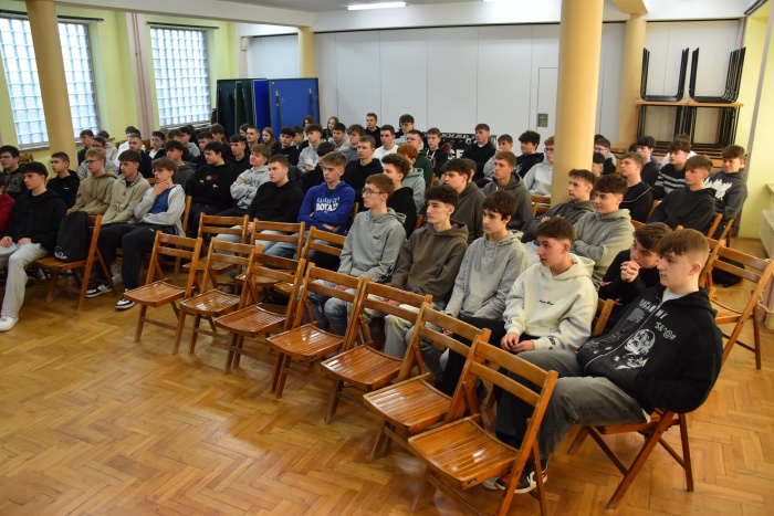 Rozdanie nagród za udział w Międzyklasowym Turnieju  Siatkówki  Chłopców „POWITANIE WIOSNY”