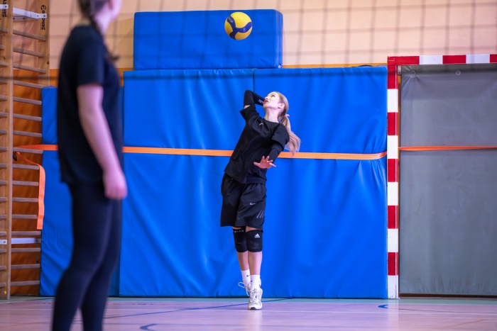 Mikołajkowy Międzyklasowy  Turniej  w  Siatkówce  Dziewcząt.