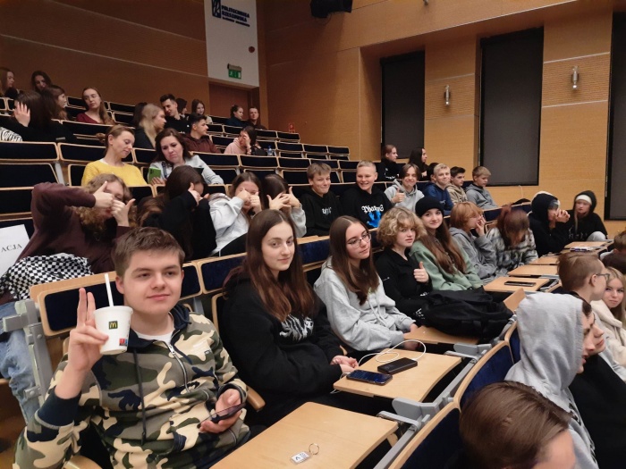 Nocne spotkanie z reklamą