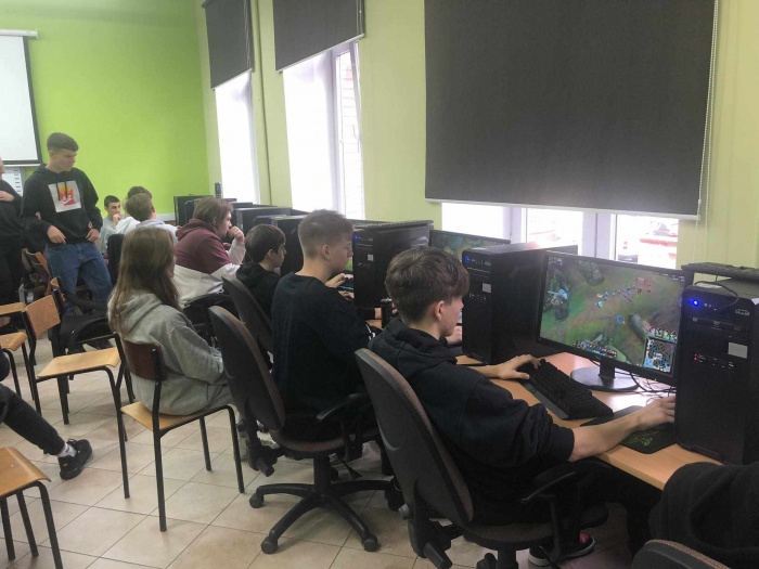 Turniej e-sportowy L.O.L. w Ekonomiku!