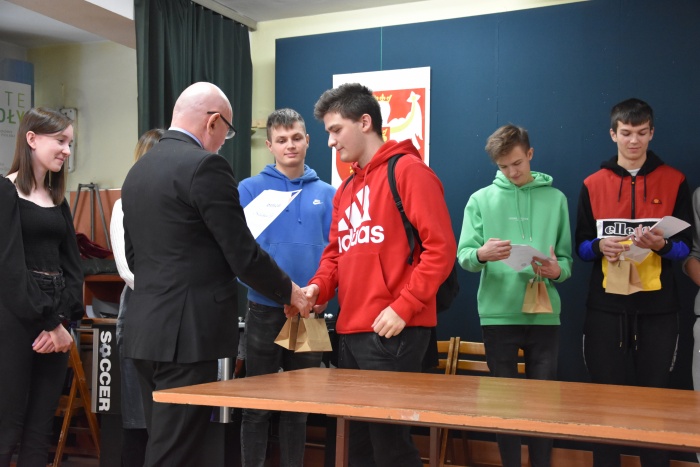 Uroczystość wręczenia nagród w szkolnym turnieju e-sportowym