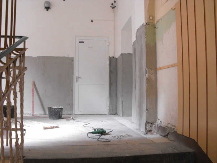 Remonty korytarzy na 50-lecie szkoły