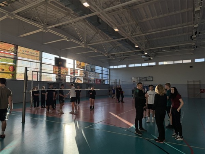 Mikołajkowy Międzyklasowy Turniej w Siatkówce drużyn mieszanych